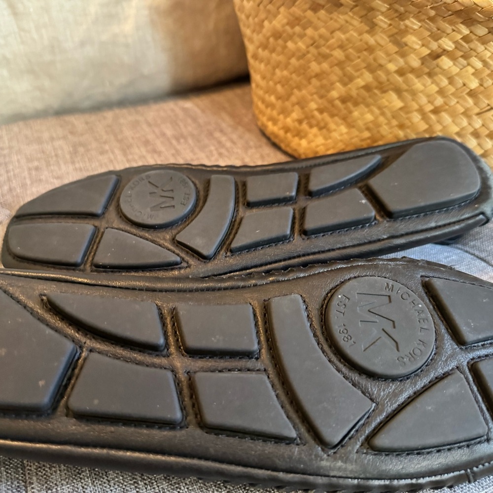 Michael Kors Flat - Picture 4 of 5